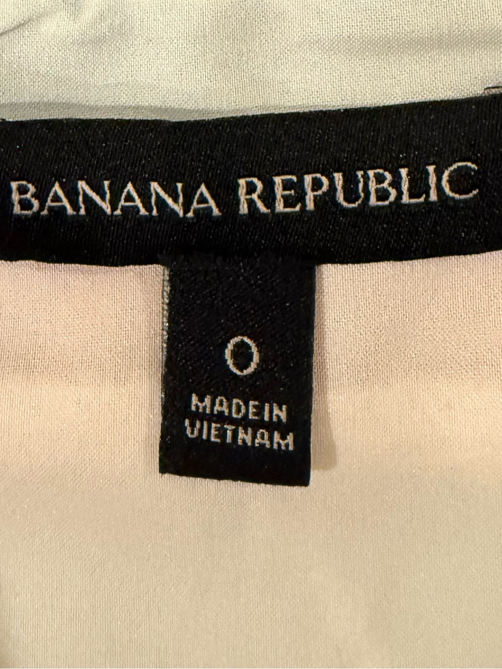 NWT Banana Republic Cream Pleated Midi Dress with Red and Blue Trim - Size 0 - Picture 2 of 4